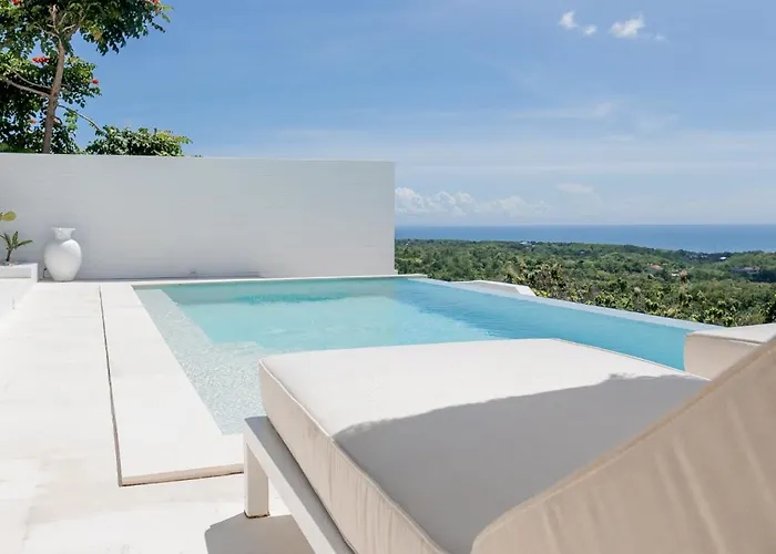 Lola Uluwatu (Bali)